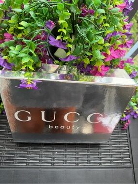 EMPTY GUCCI GIFT BOX